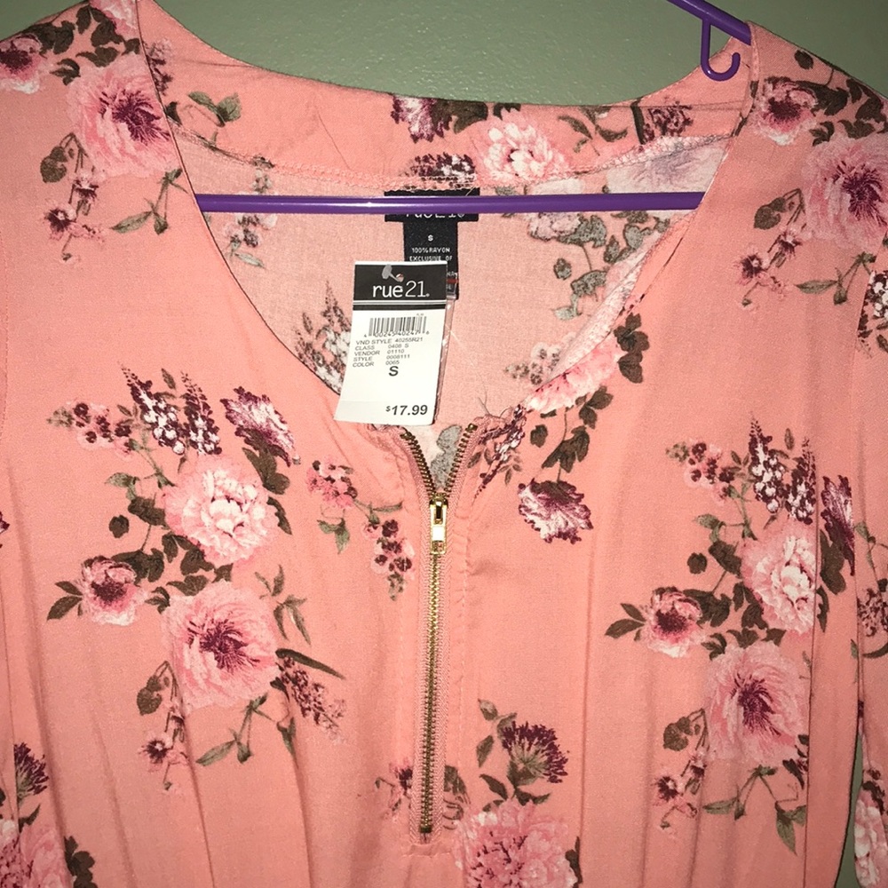Spring time romper - Picture 2 of 3